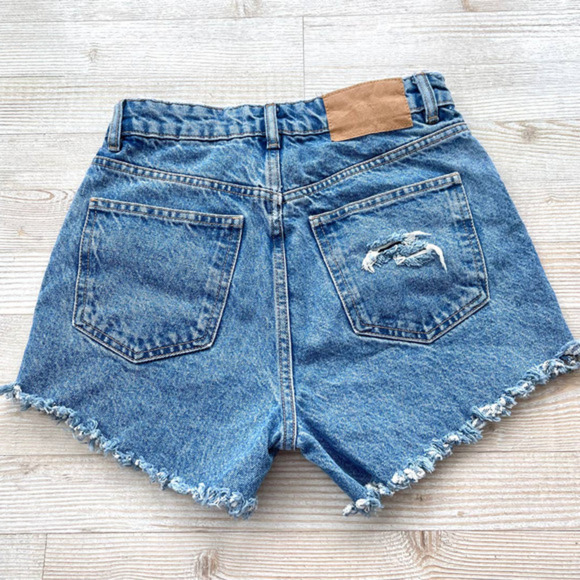 Zara High Waist Distressed Denim Shorts |‎ Size 4 - Picture 6 of 7